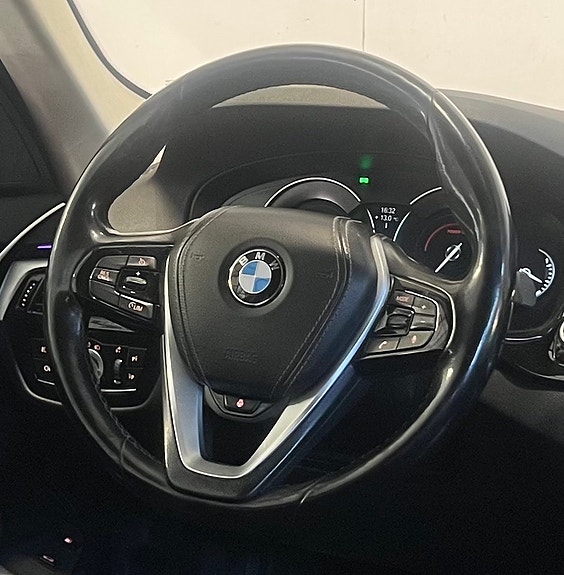 BMW 530e 8 of 18