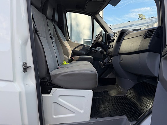 Volkswagen Crafter 5 of 9