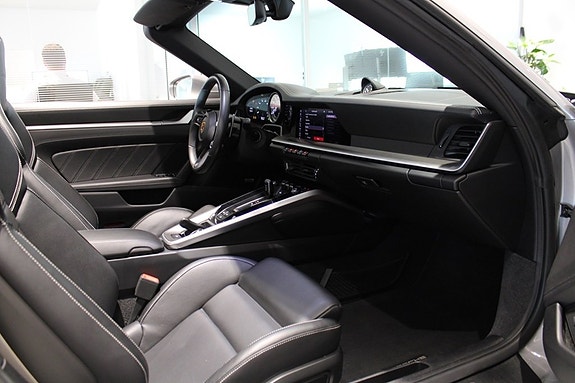 Porsche 911 Turbo S 19 of 24