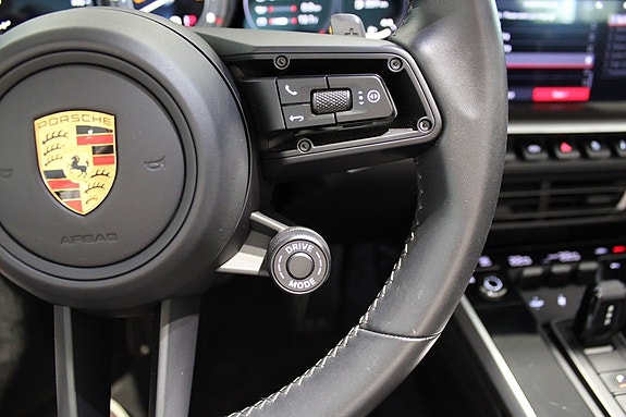 Porsche 911 Turbo S 16 of 24