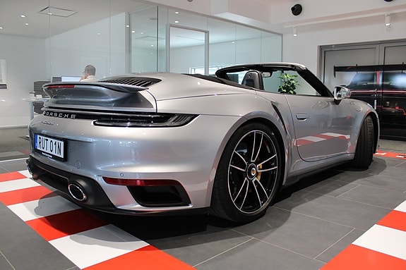 Porsche 911 Turbo S 8 of 24