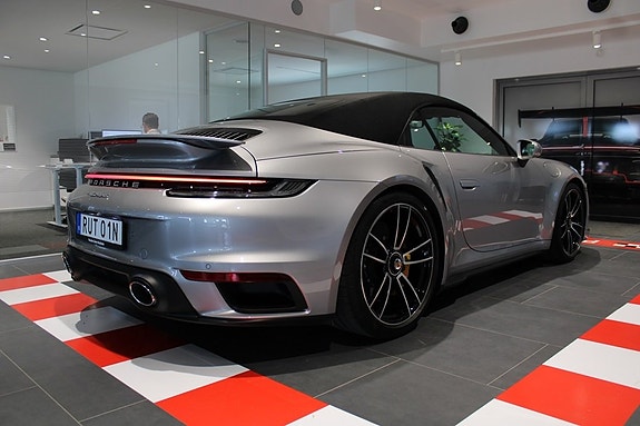 Porsche 911 Turbo S 6 of 24