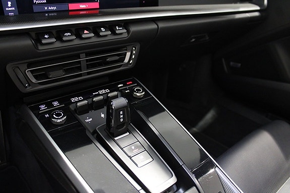 Porsche 911 Turbo S 15 of 24