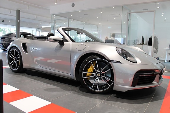 Porsche 911 Turbo S 9 of 24