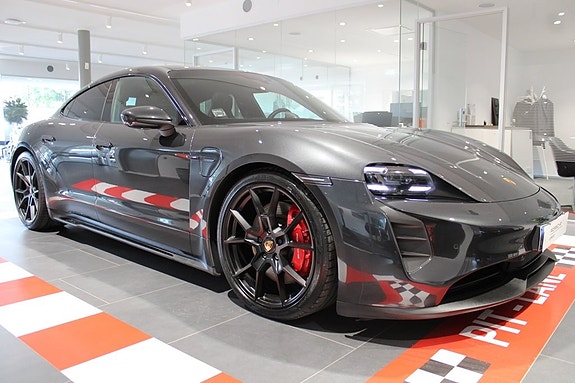 Porsche Taycan GTS 4 of 5