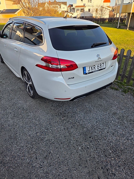 Peugeot 308 SW 3 of 5