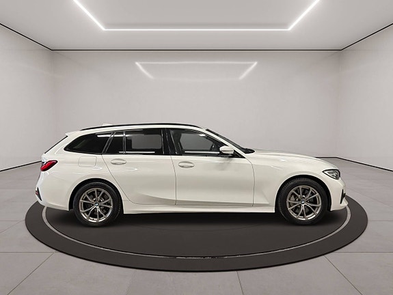 BMW 330e 8 of 30