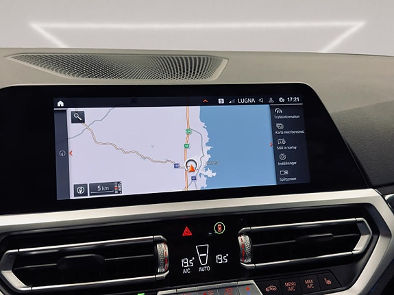 BMW 330e 19 of 30