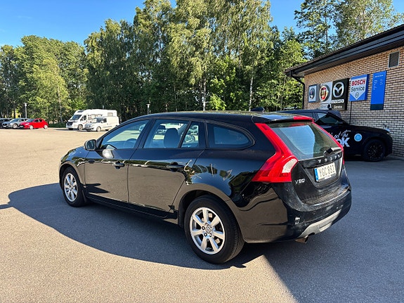 Volvo V60 4 of 5