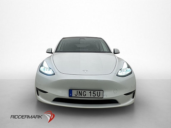 Tesla Model Y 3 of 5