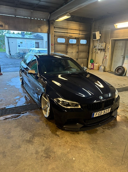 BMW M550d 3 of 5