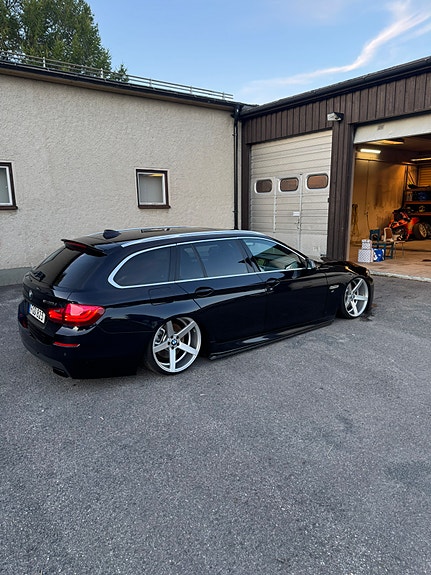 BMW M550d 4 of 5