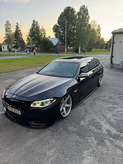 BMW M550d 3 of 5