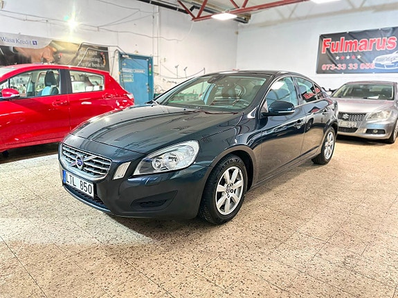 Volvo S60 3 of 5