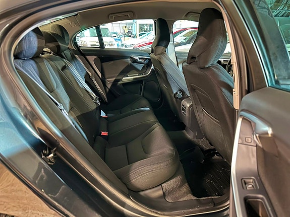 Volvo S60 10 of 14