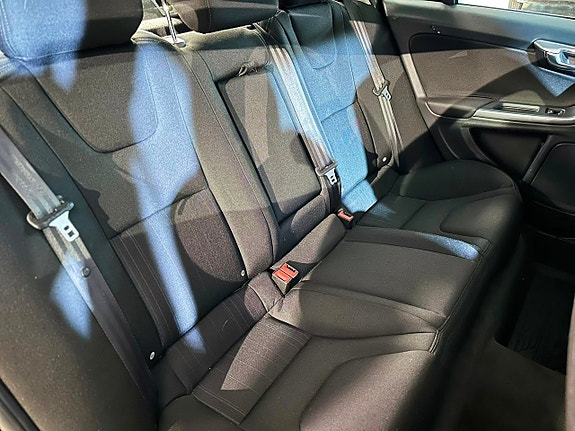 Volvo S60 11 of 14