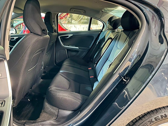 Volvo S60 8 of 14