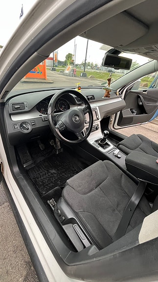 Volkswagen Passat 7 of 8