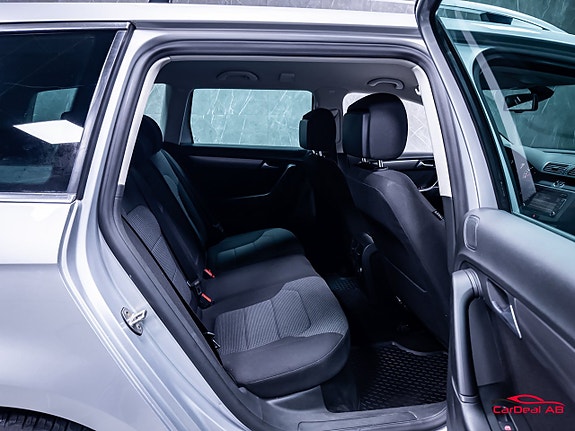 Volkswagen Passat 16 of 27