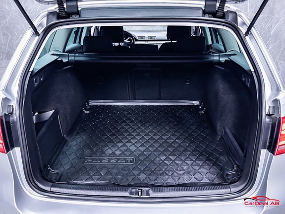 Volkswagen Passat 17 of 27