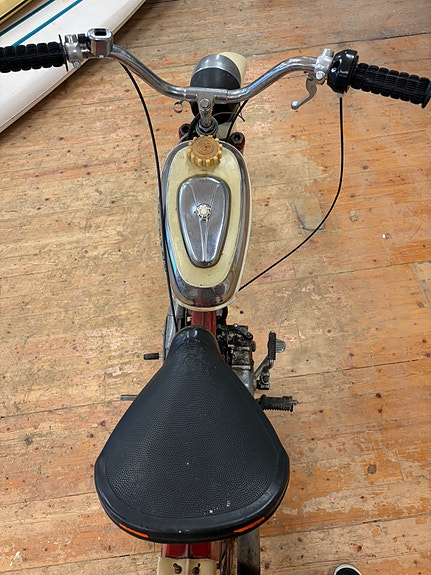 Puch 5 of 8