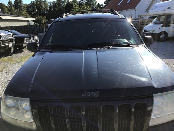 Jeep Grand Cherokee 2 of 30