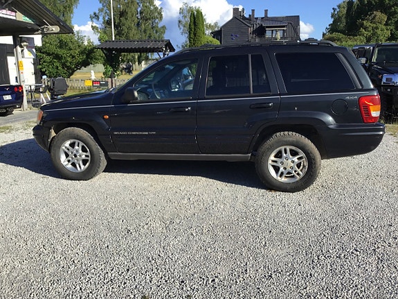 Jeep Grand Cherokee 3 of 30