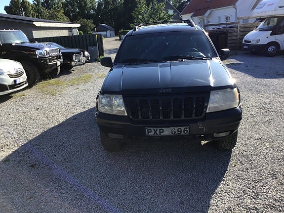 Jeep Grand Cherokee 15 of 30