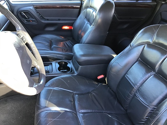 Jeep Grand Cherokee 18 of 30