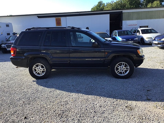 Jeep Grand Cherokee 16 of 30