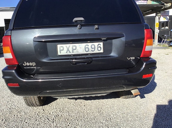 Jeep Grand Cherokee 9 of 30
