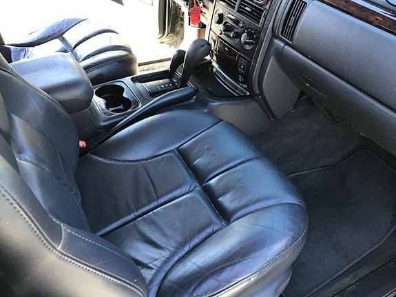 Jeep Grand Cherokee 22 of 30