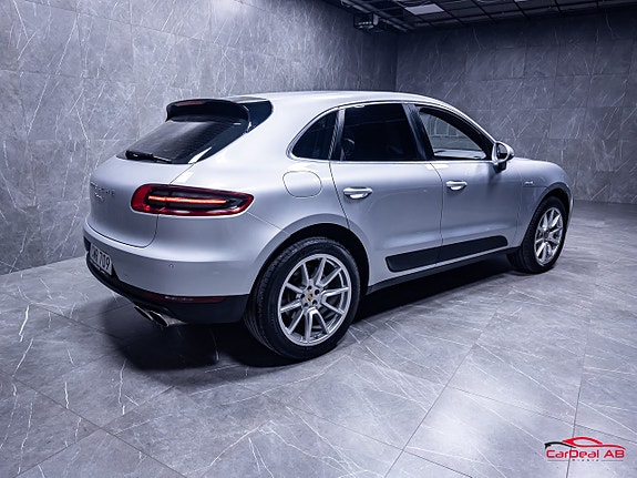 Porsche Macan 7 of 30
