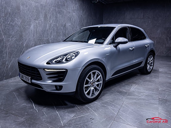 Porsche Macan 3 of 5