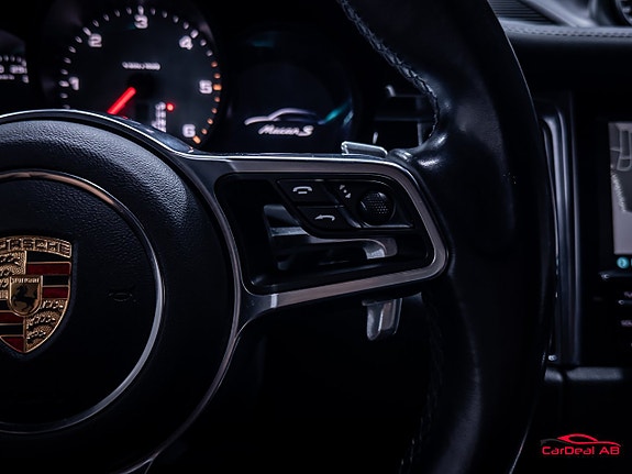 Porsche Macan 23 of 30