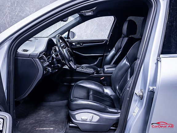 Porsche Macan 10 of 30