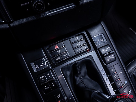 Porsche Macan 29 of 30