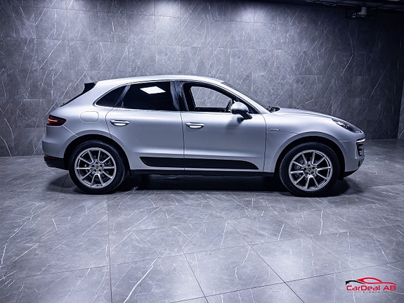 Porsche Macan 8 of 30