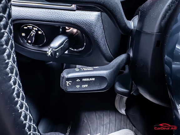Porsche Macan 26 of 30