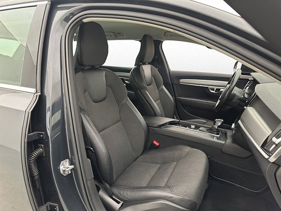 Volvo V90 14 of 30