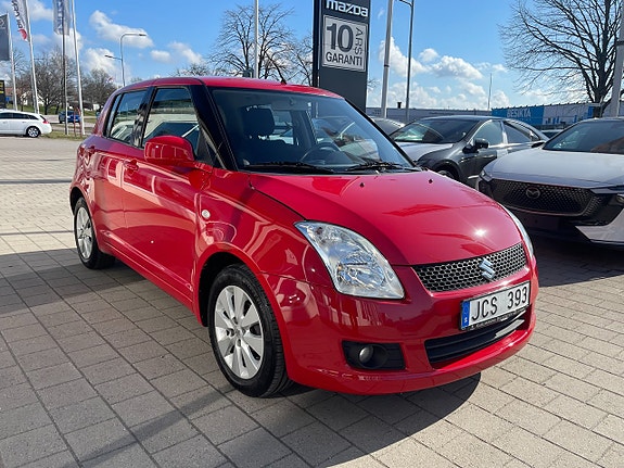 Suzuki Swift 3 of 5