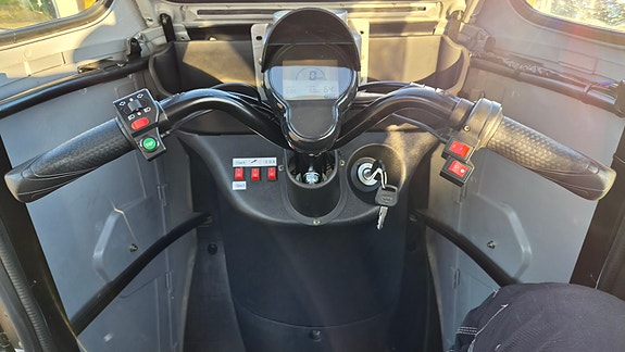 Zero mopedbil, klass II – 79 mil, NYTT batteripaket, 3-sits, nyskick 3 of 6