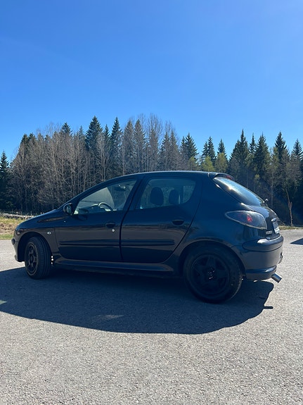 Peugeot 206 2 of 5