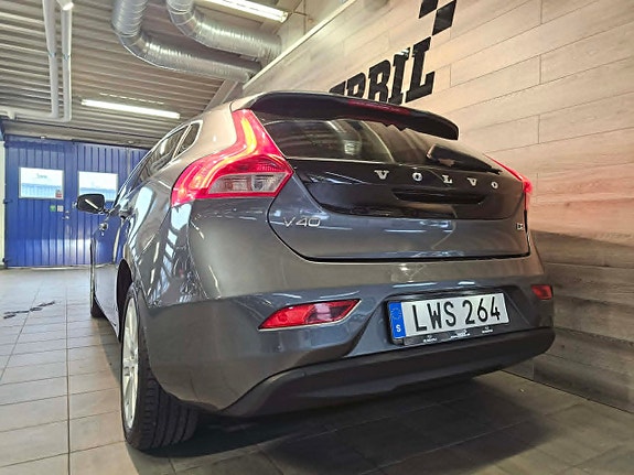 Volvo V40 5 of 19