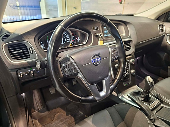 Volvo V40 13 of 19