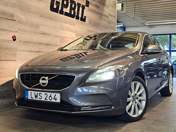 Volvo V40 4 of 19