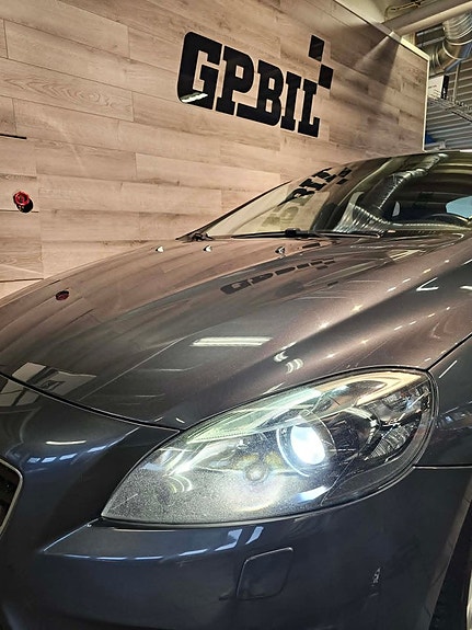 Volvo V40 18 of 19