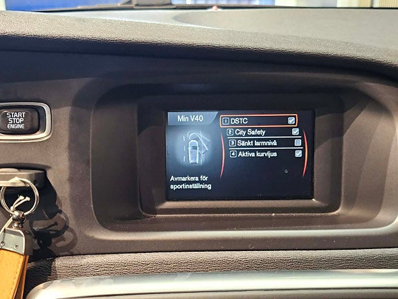 Volvo V40 14 of 19