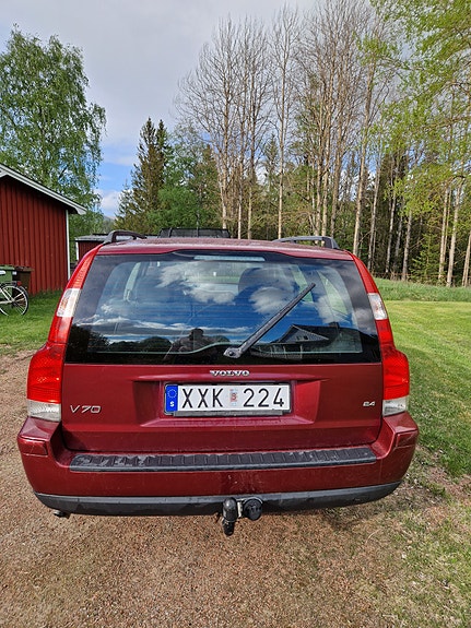 Volvo V70 3 of 5