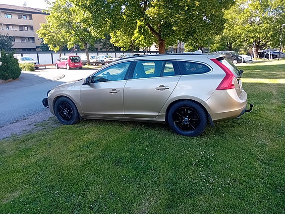 Volvo V60 3 of 7